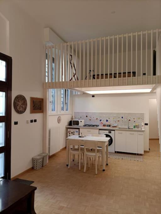 Silenzioso Loft Vicino Alla Stazione Centrale Appartement *