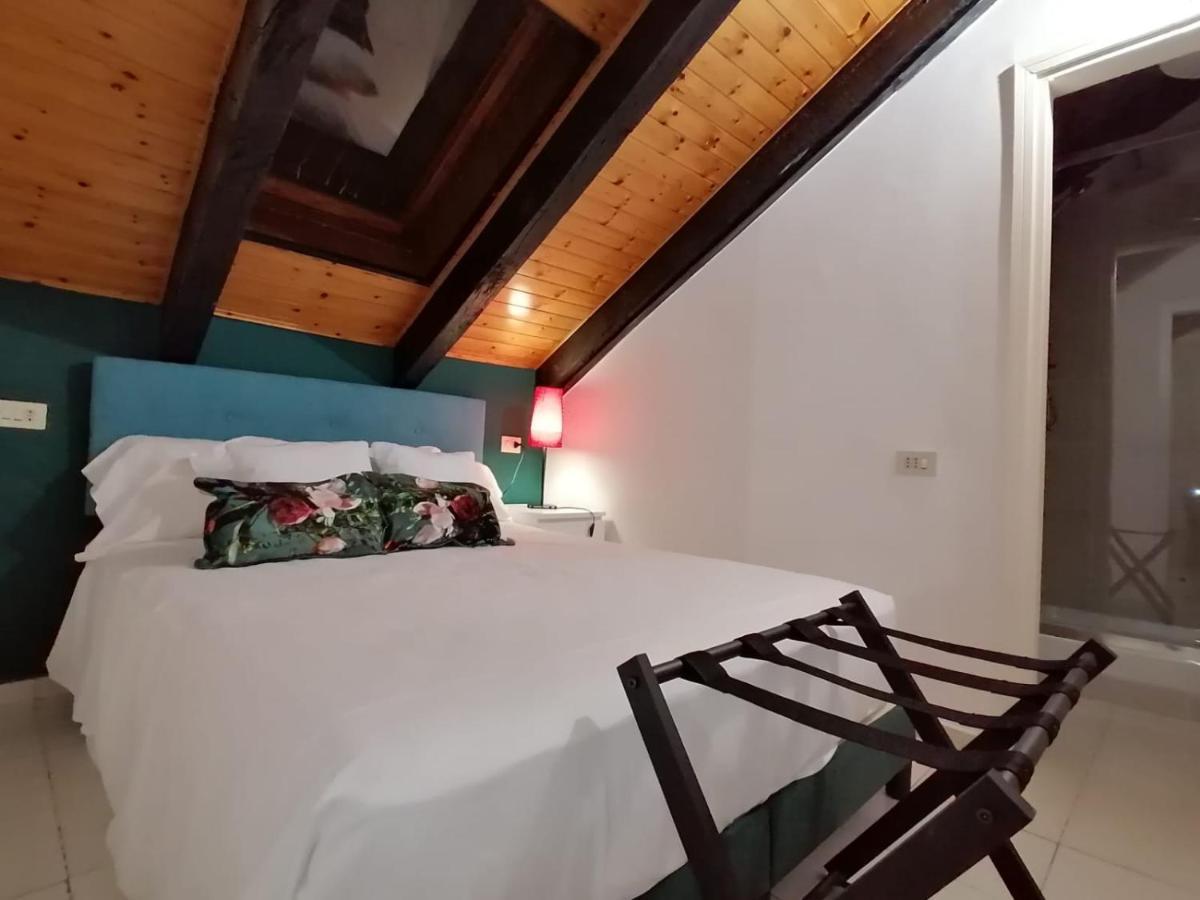 Mercanti Attic Version * Milan