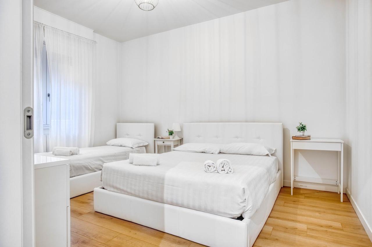 Apartment Joivy Warm And Inviting Flat With Balcony Mailand