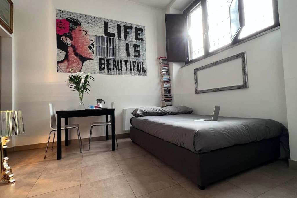 Life Is Beautiful Design Loft Navigli Romolo, Netflix, Wifi, Ac And Street Parking Leilighet *