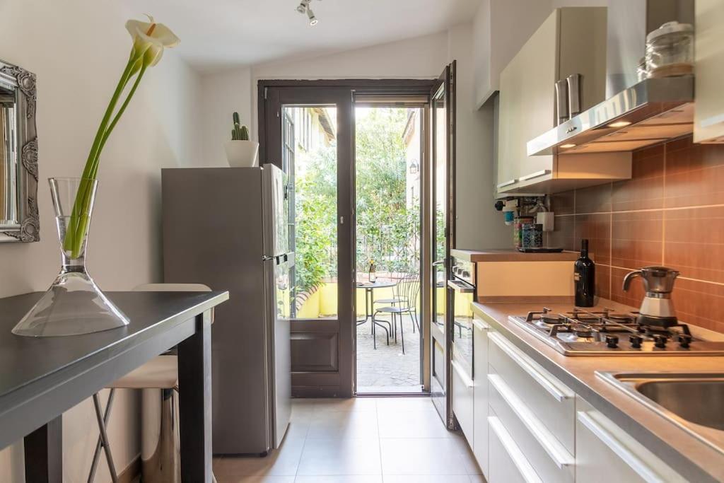 Leilighet Life Is Beautiful Design Loft Navigli Romolo, Netflix, Wifi, Ac And Street Parking Milano