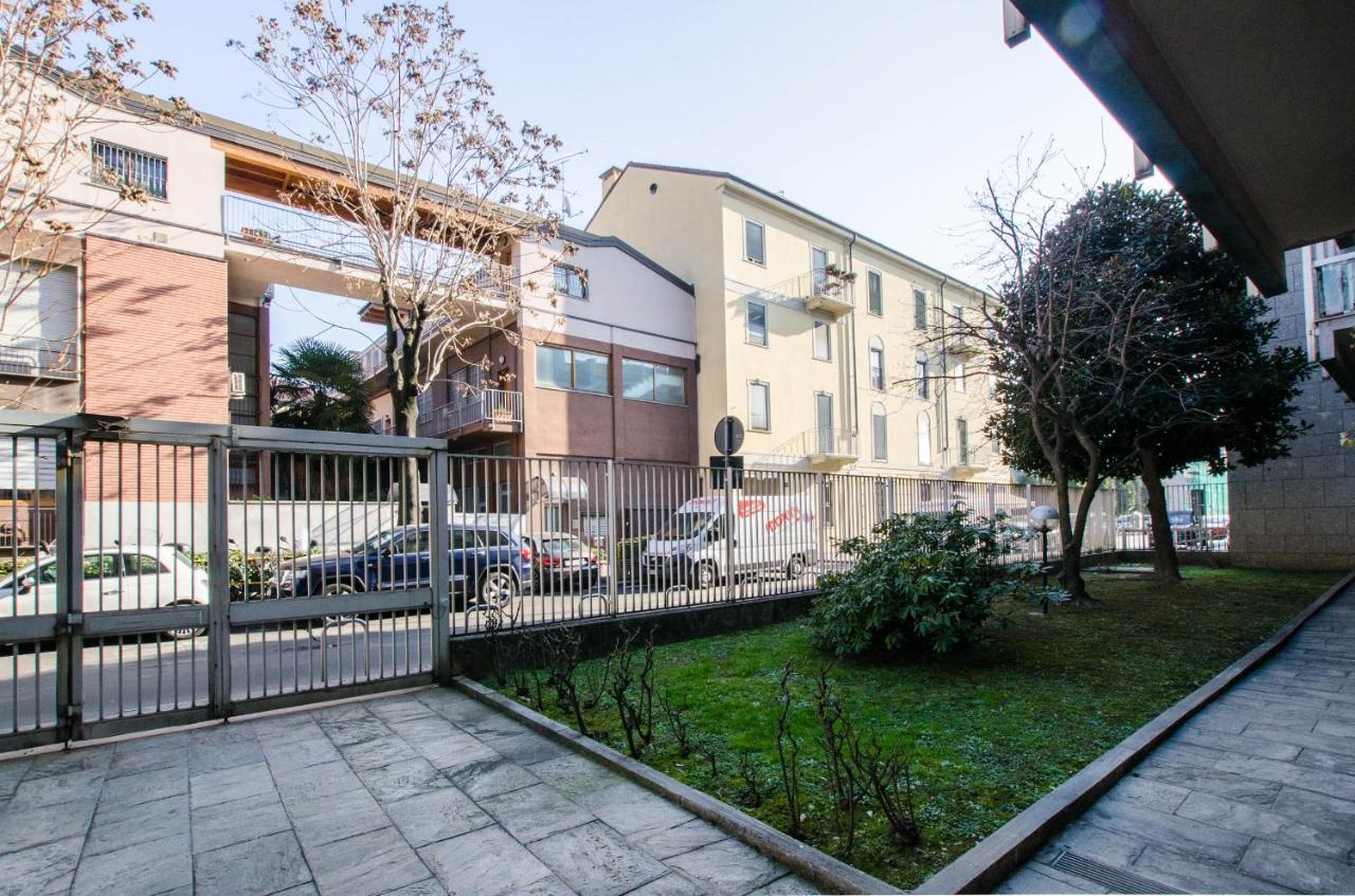 Zona Navigli - Smart House Con Tv 50 E Fast Wifi Appartement Milaan
