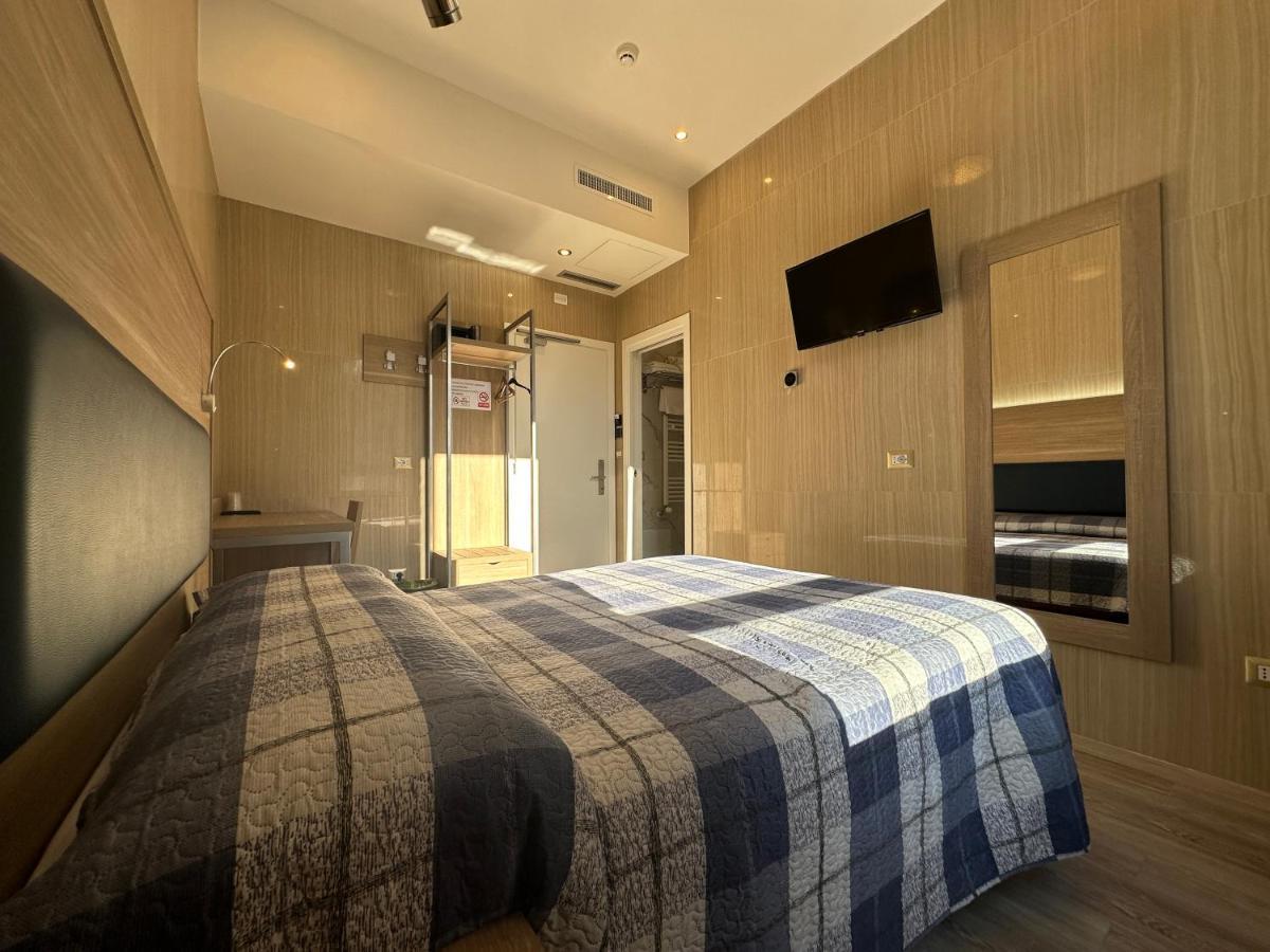 Midway Hotel