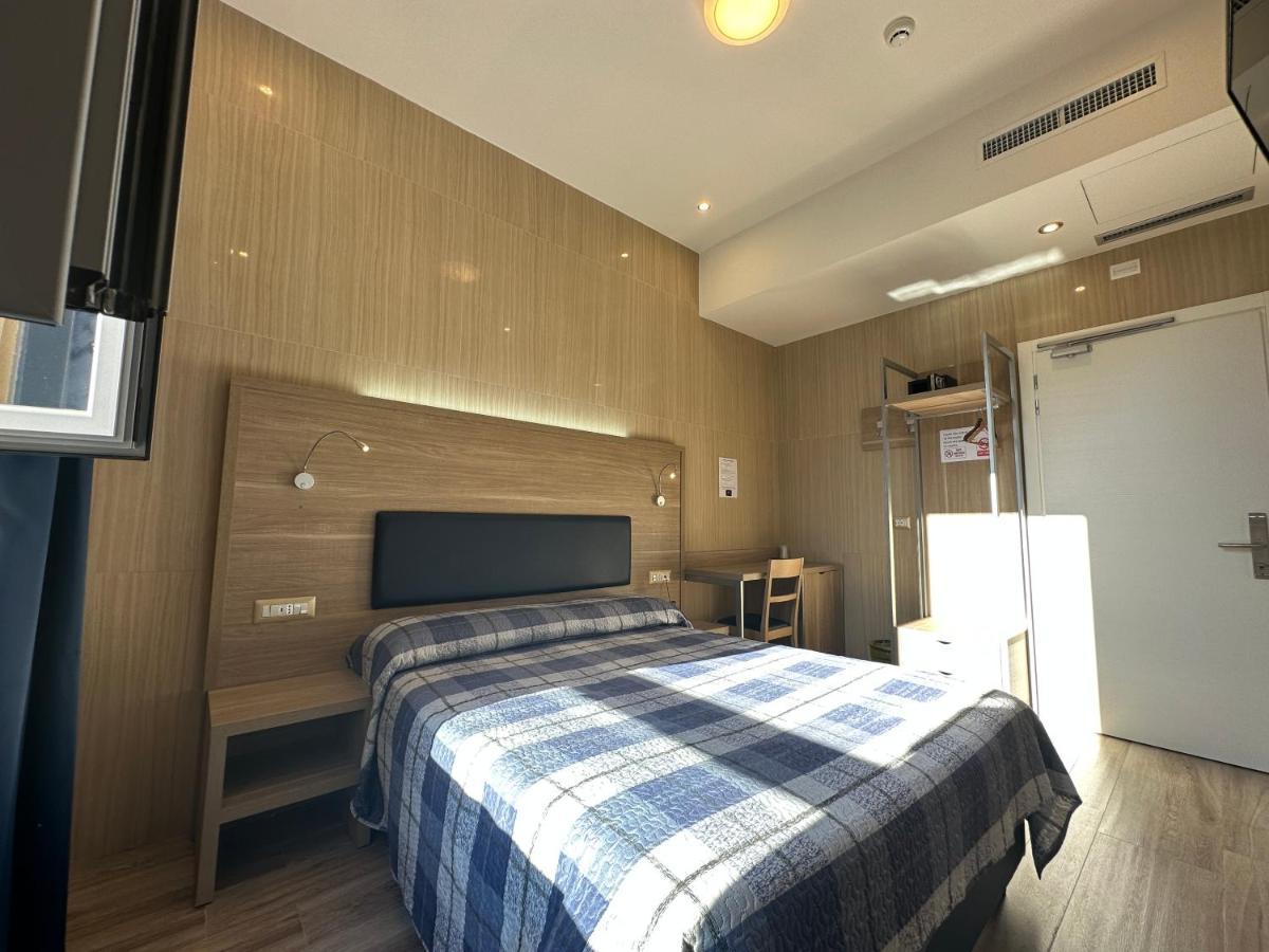 Hotel Midway 3*