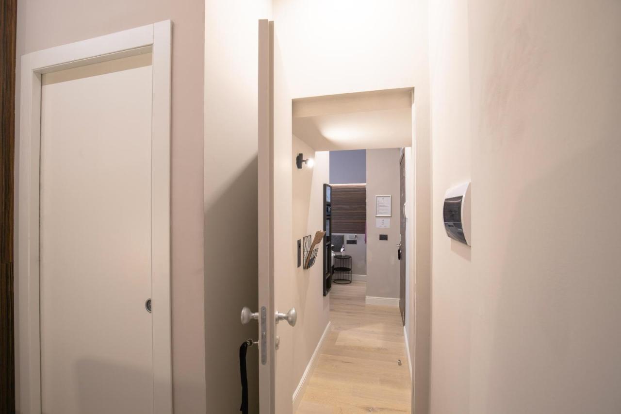 Hotell Ah - Duomo Essence Milano