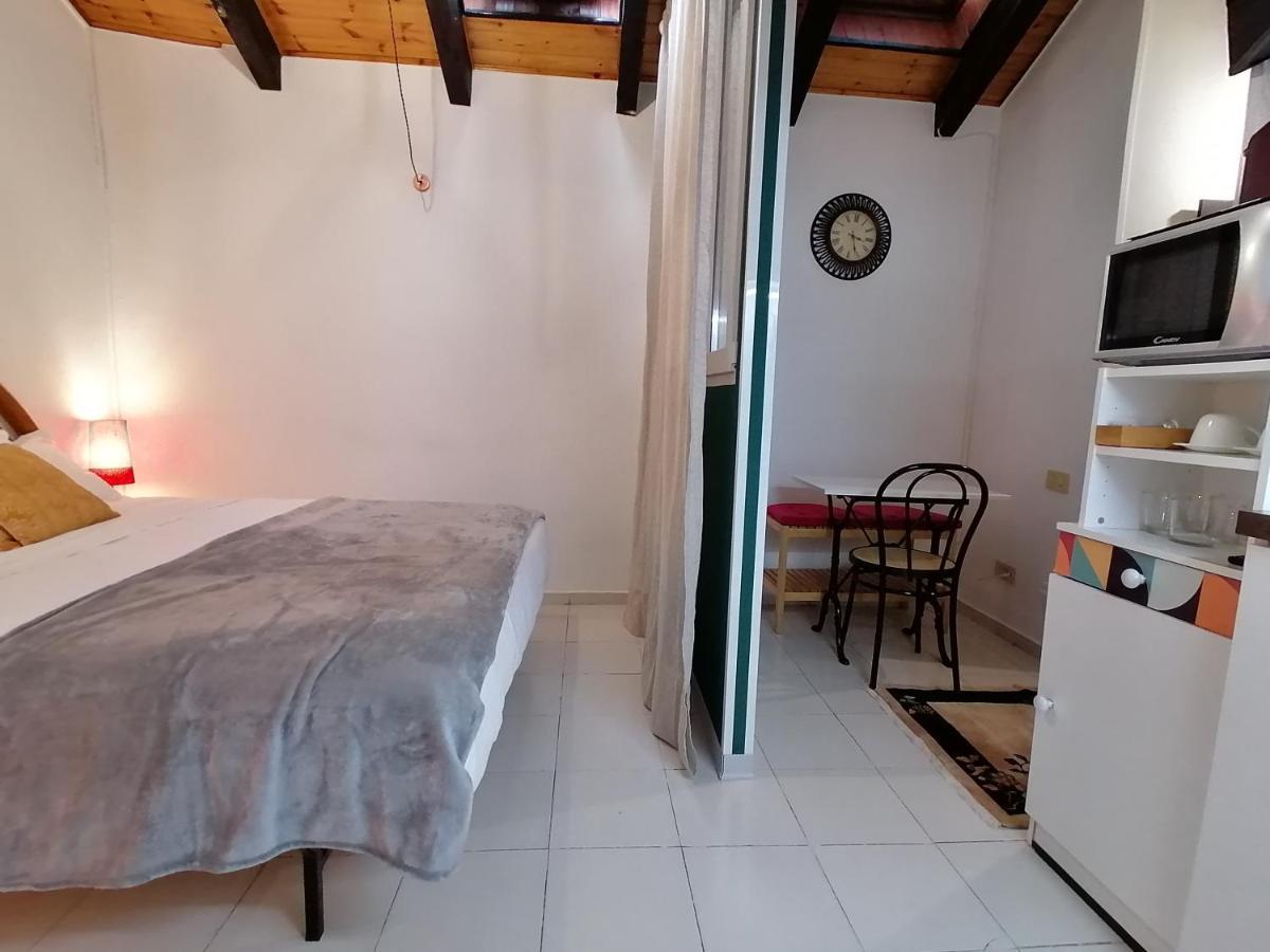 Mercanti Attic Version
