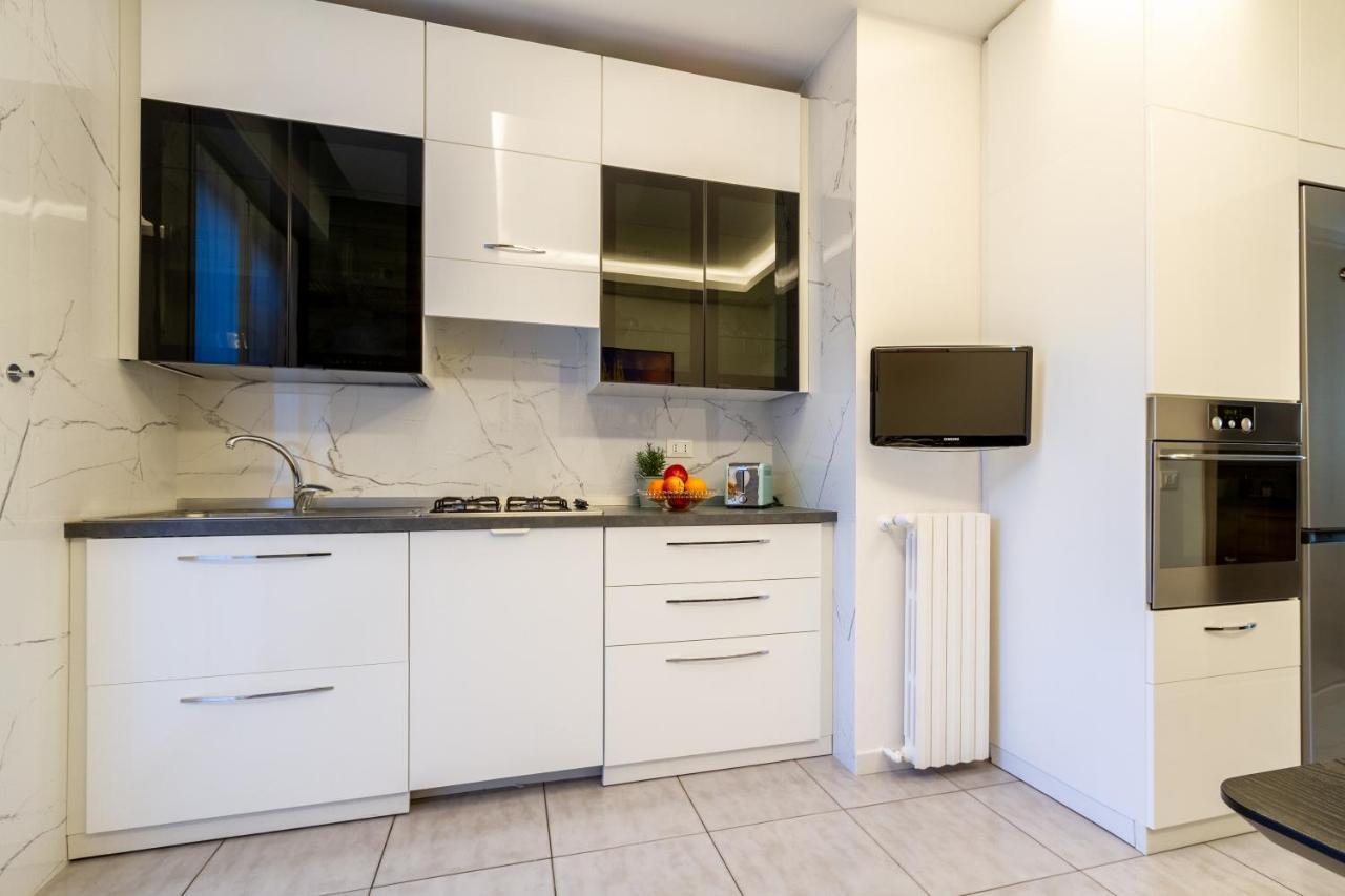 Apartment Grazioso Metro Vicinissima Facile Per Arrivare A Duomo *