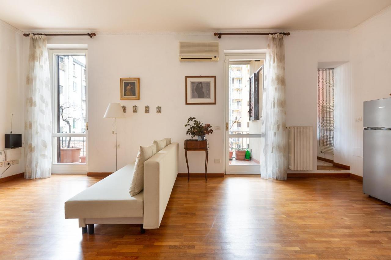 Cozy With Balcony - Porta Romana District Apartment *