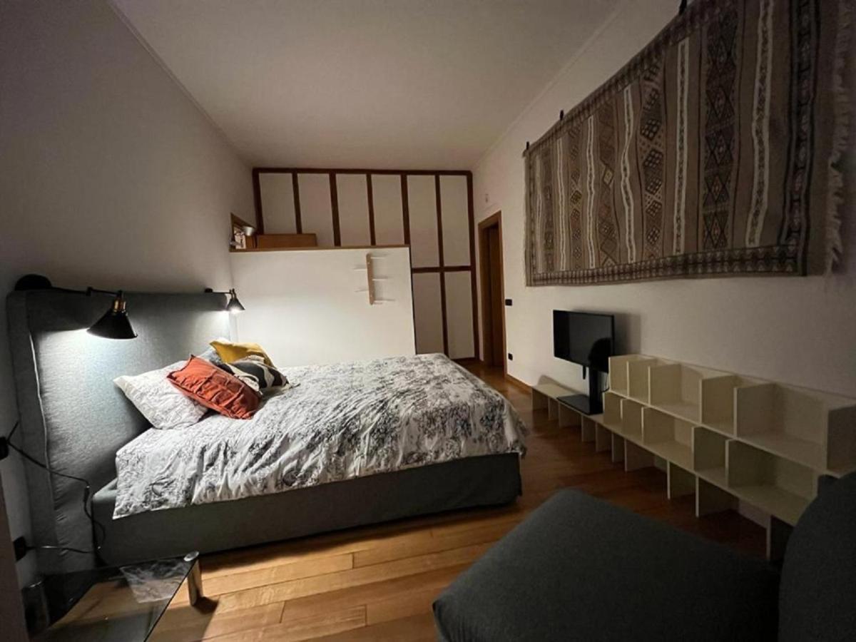 10 Apartment *