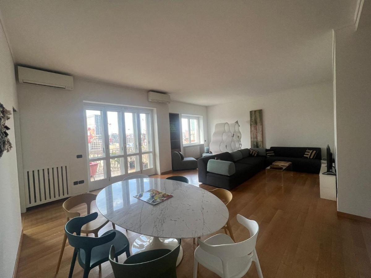 10 Apartment *