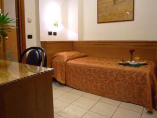 Hotel Mondial 2*