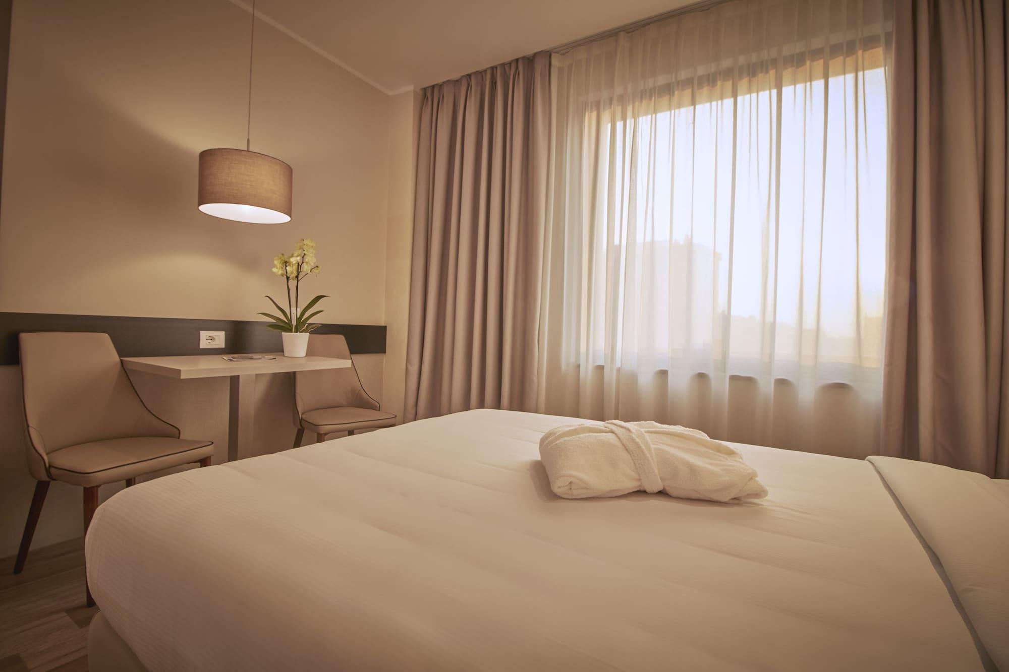 Hotell Ih Lorenteggio 4*