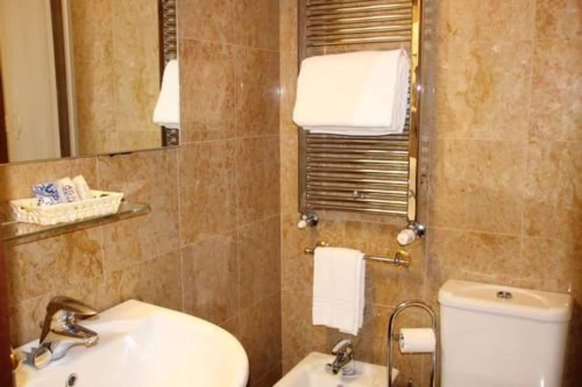 Mokinba Sant'ambroeus Hotel 3*