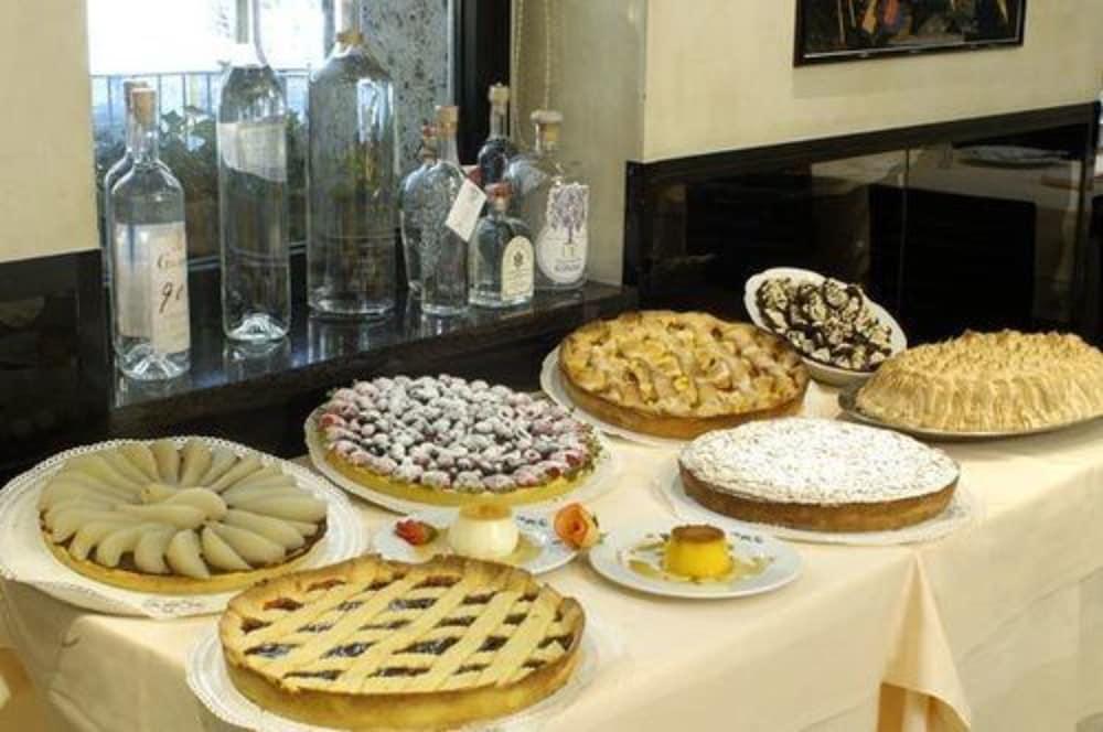 Mokinba Sant'ambroeus Hotel