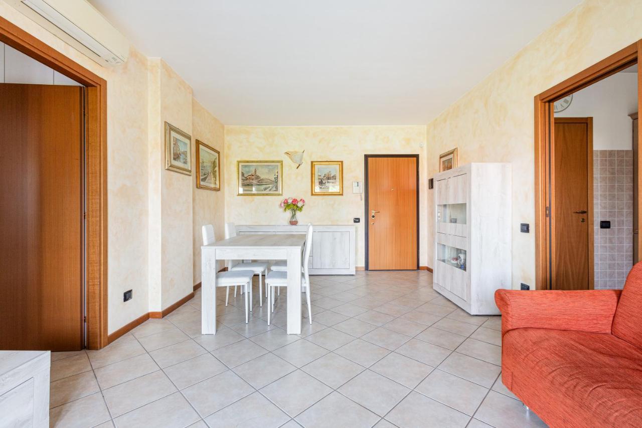 With Balcony Nearby M3 Subway Yellow Line Appartamento Milano