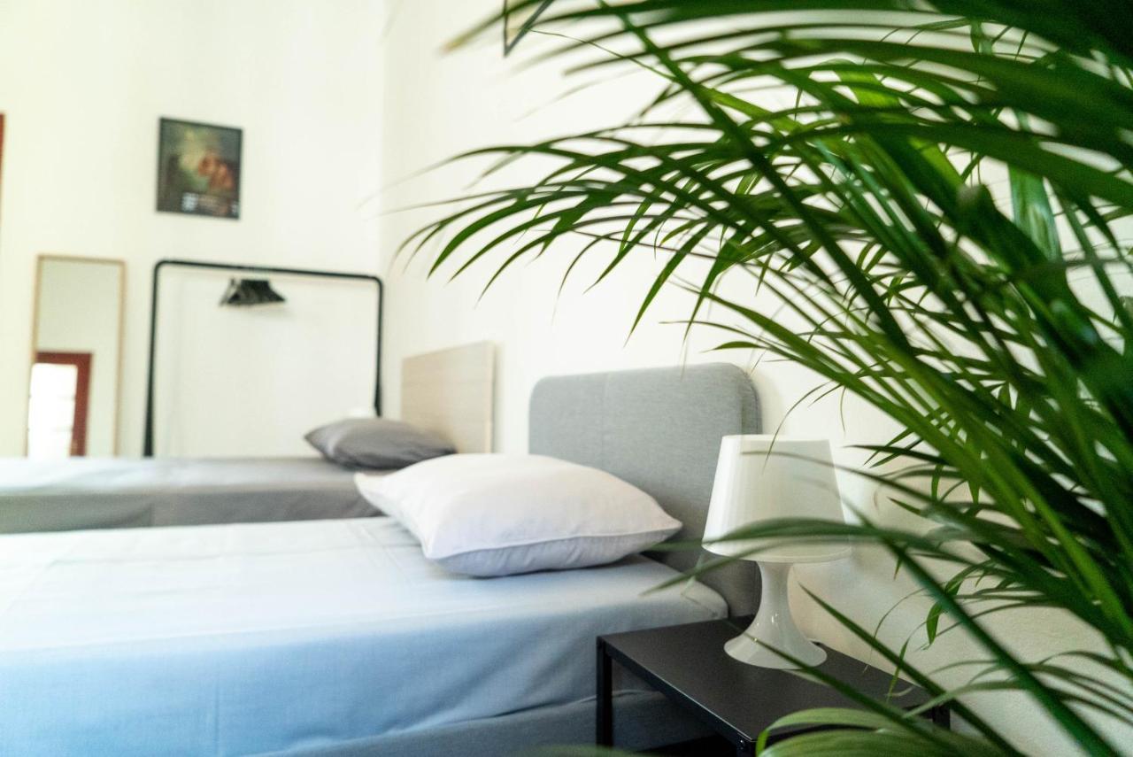 Three Bedroom In The Centre Of The *