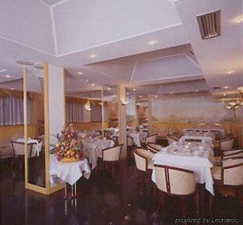 Qc Room Milano Porta Romana 4*