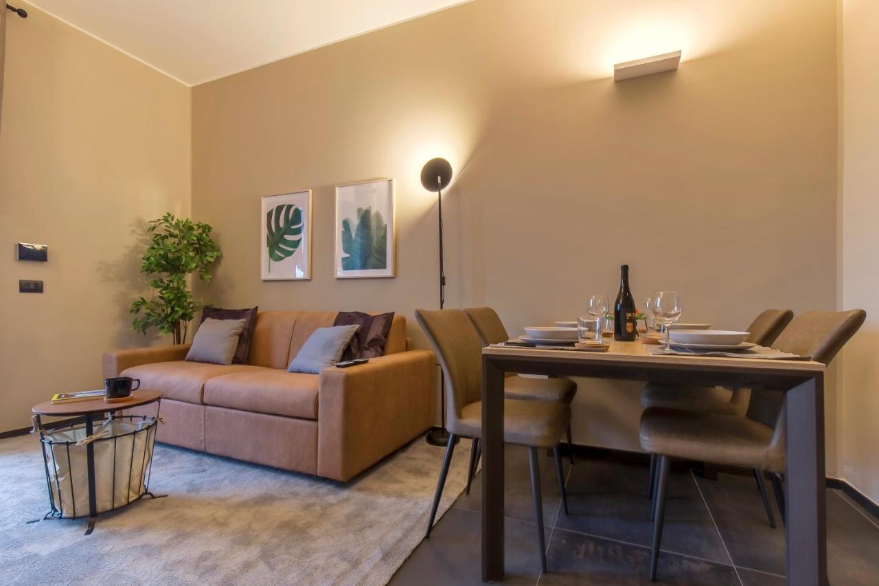Modern & Bright 2 Bedroom Flat 50m From M4 Stop Leilighet *