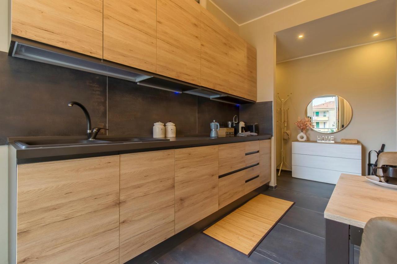 Modern & Bright 2 Bedroom Flat 50m From M4 Stop * Milano