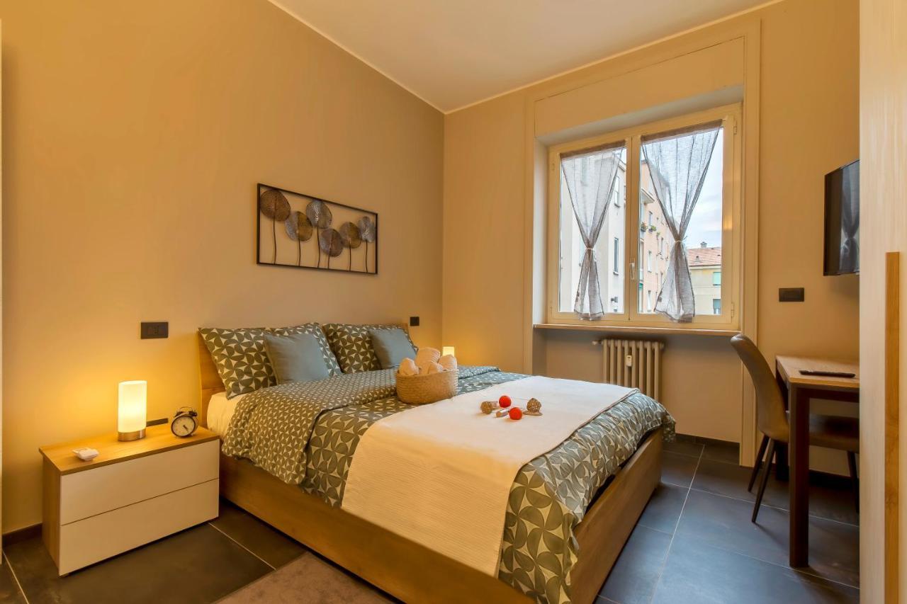 Modern & Bright 2 Bedroom Flat 50m From M4 Stop Leilighet *