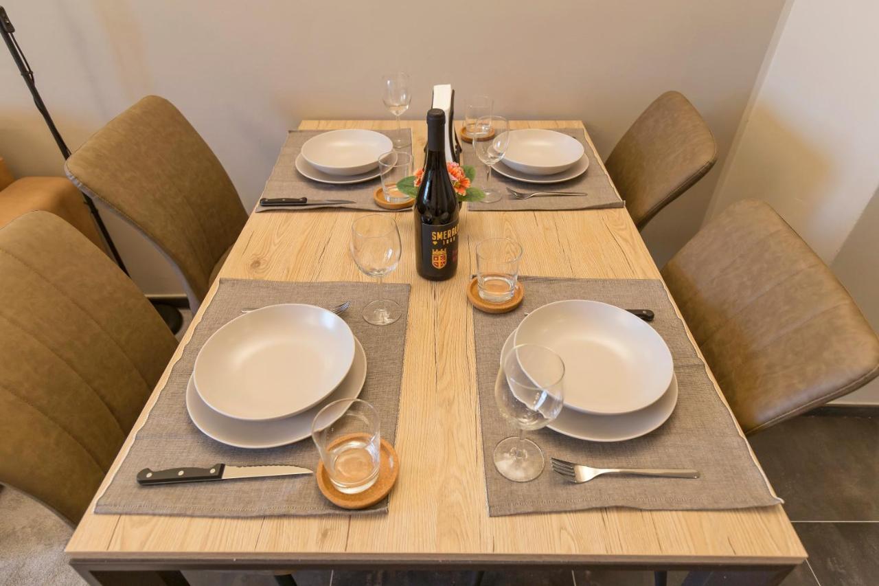 Modern & Bright 2 Bedroom Flat 50m From M4 Stop Leilighet Milano