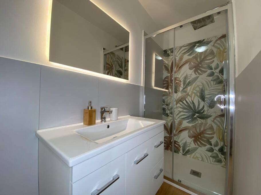 San Siro-city Life Elegant Apt W/ Private Tennis Leilighet