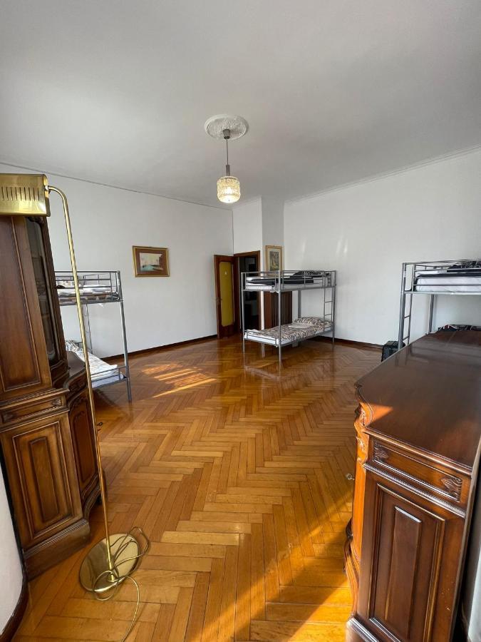 Corner 32 Hostel *