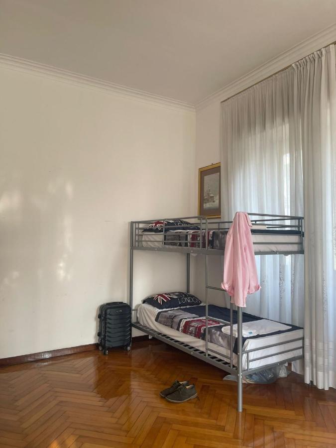Hostel Corner 32 *
