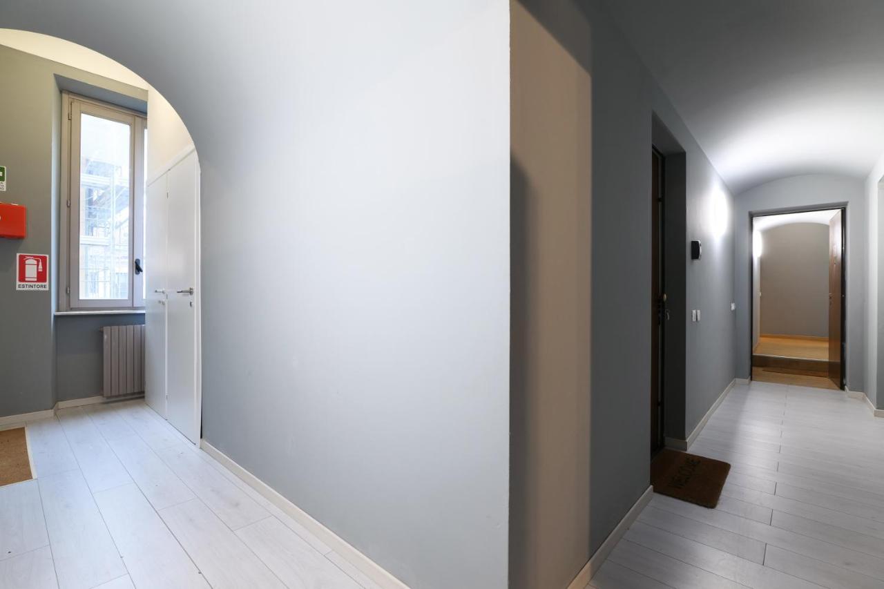 Luminoso Con Balcone In Cadorna Lejlighed