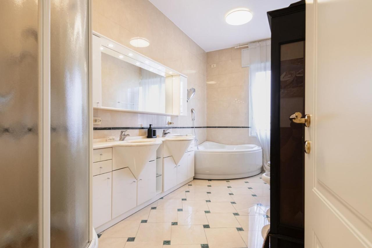 Easylife - Attico 230mq Con Terrazza Area Bocconi Appartement