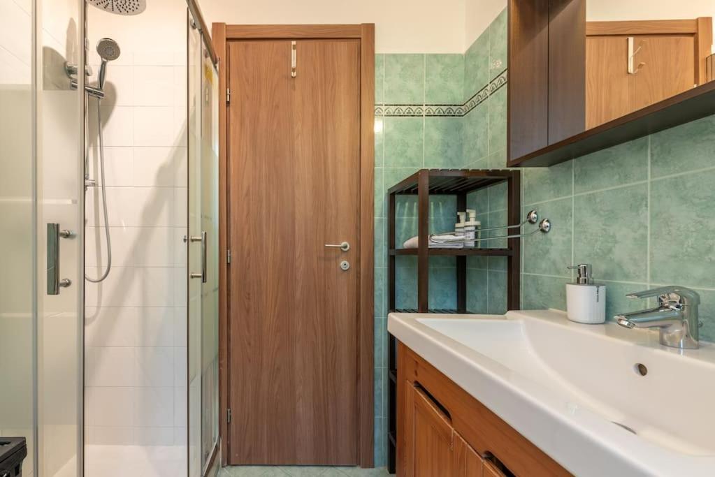 Intero Alloggio Bande Nere M1 Apartment