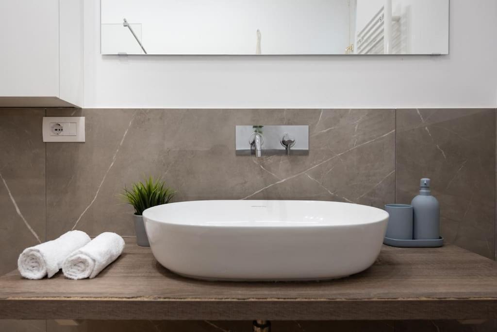 Moderno A City Life- Mico-3 Torri- Metro 700m Apartment Milan