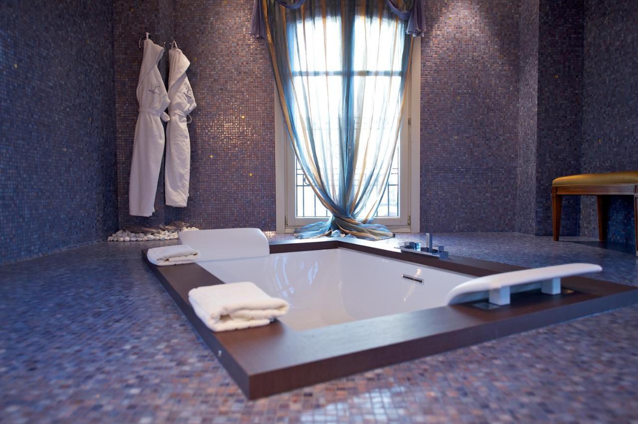 Hotel Grand Visconti Palace