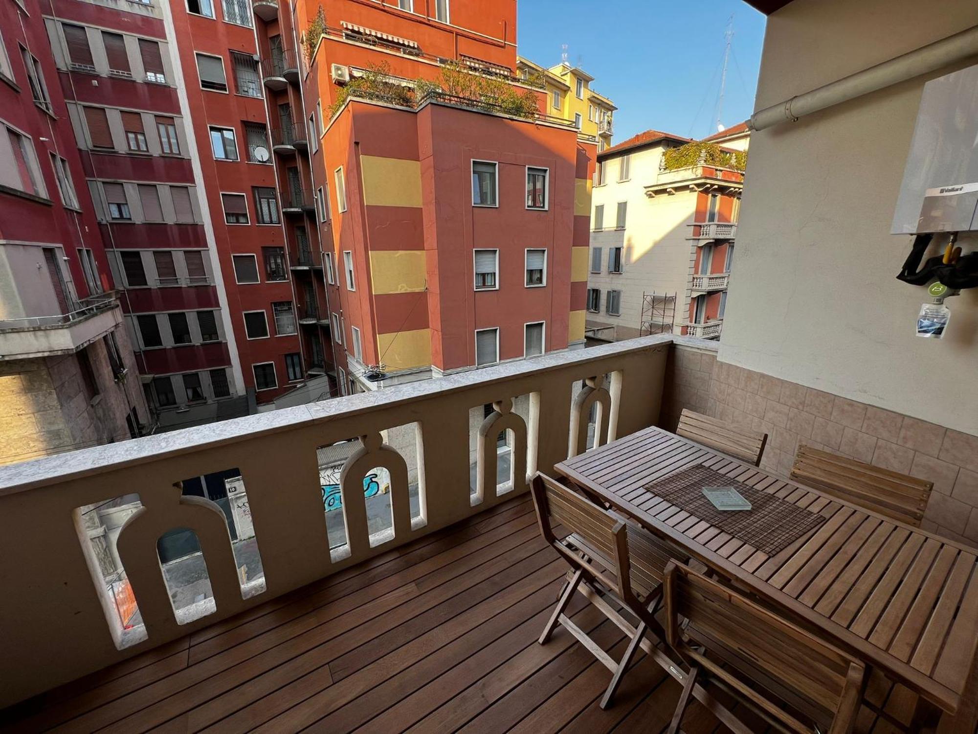 Guzzo B - Elegant Flat With Balcony At Bolivar M4 Metro *