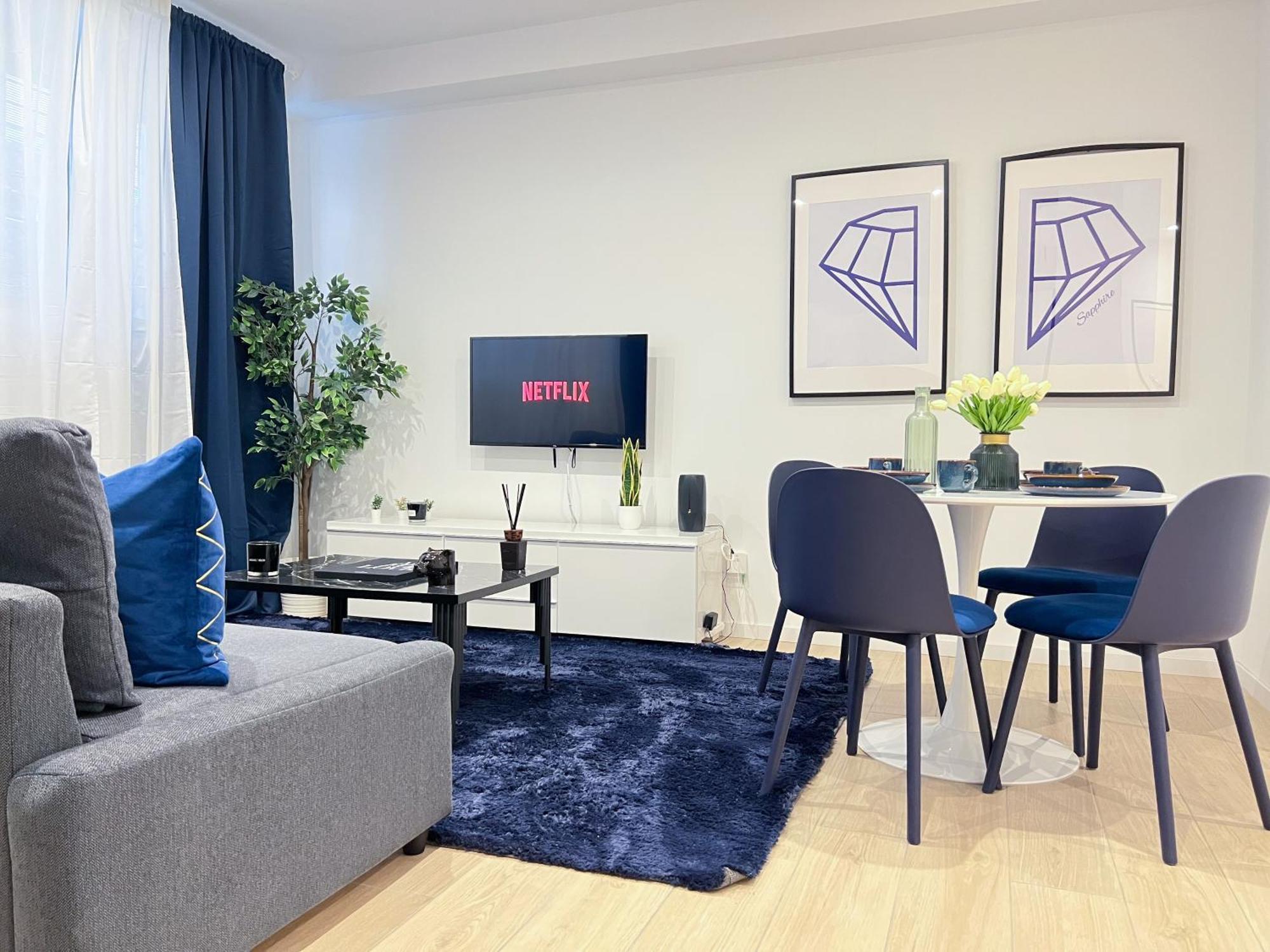 The Boutique - Hebrew Quarter * Milano