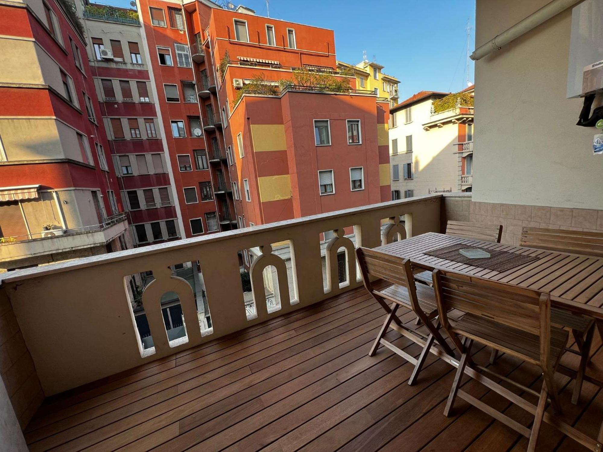Apartment Guzzo B - Elegant Flat With Balcony At Bolivar M4 Metro