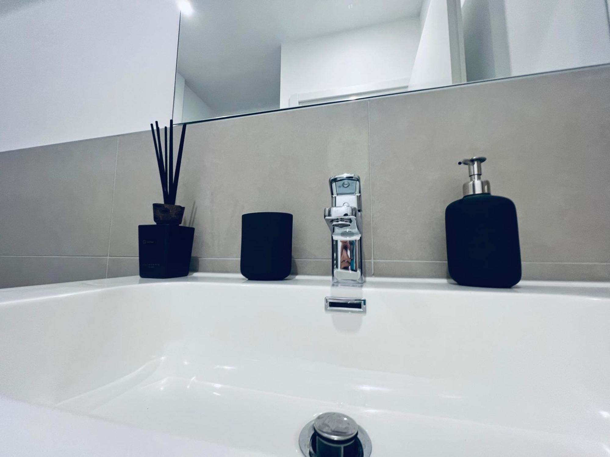 The Boutique - Hebrew Quarter * Milano