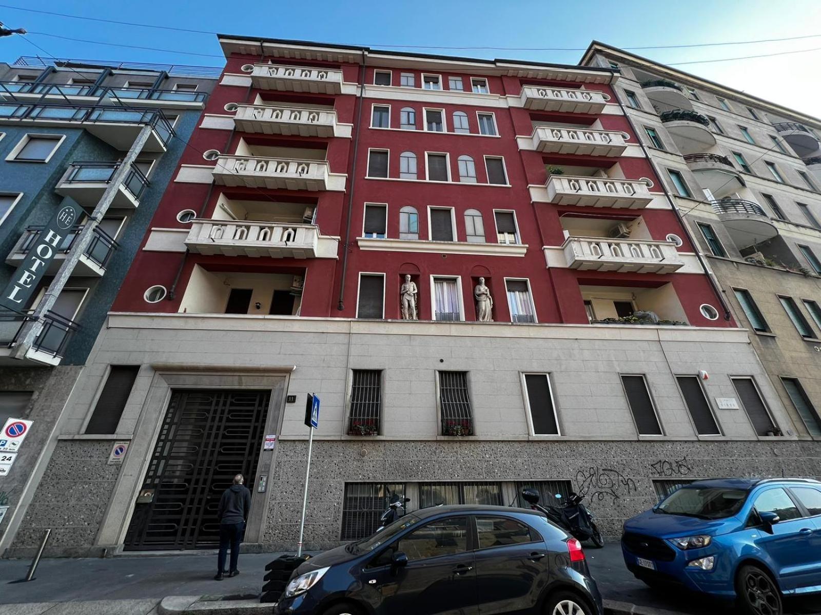 Guzzo B - Elegant Flat With Balcony At Bolivar M4 Metro Apartment