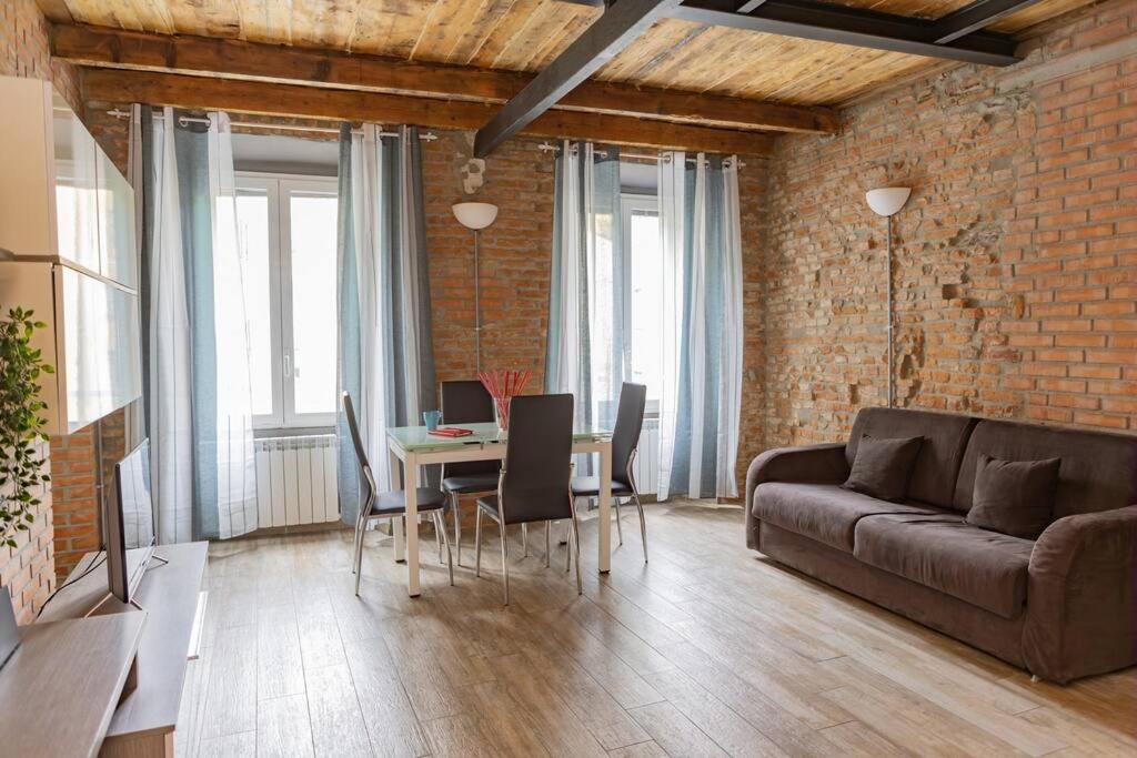 Canonica Brick * Milano