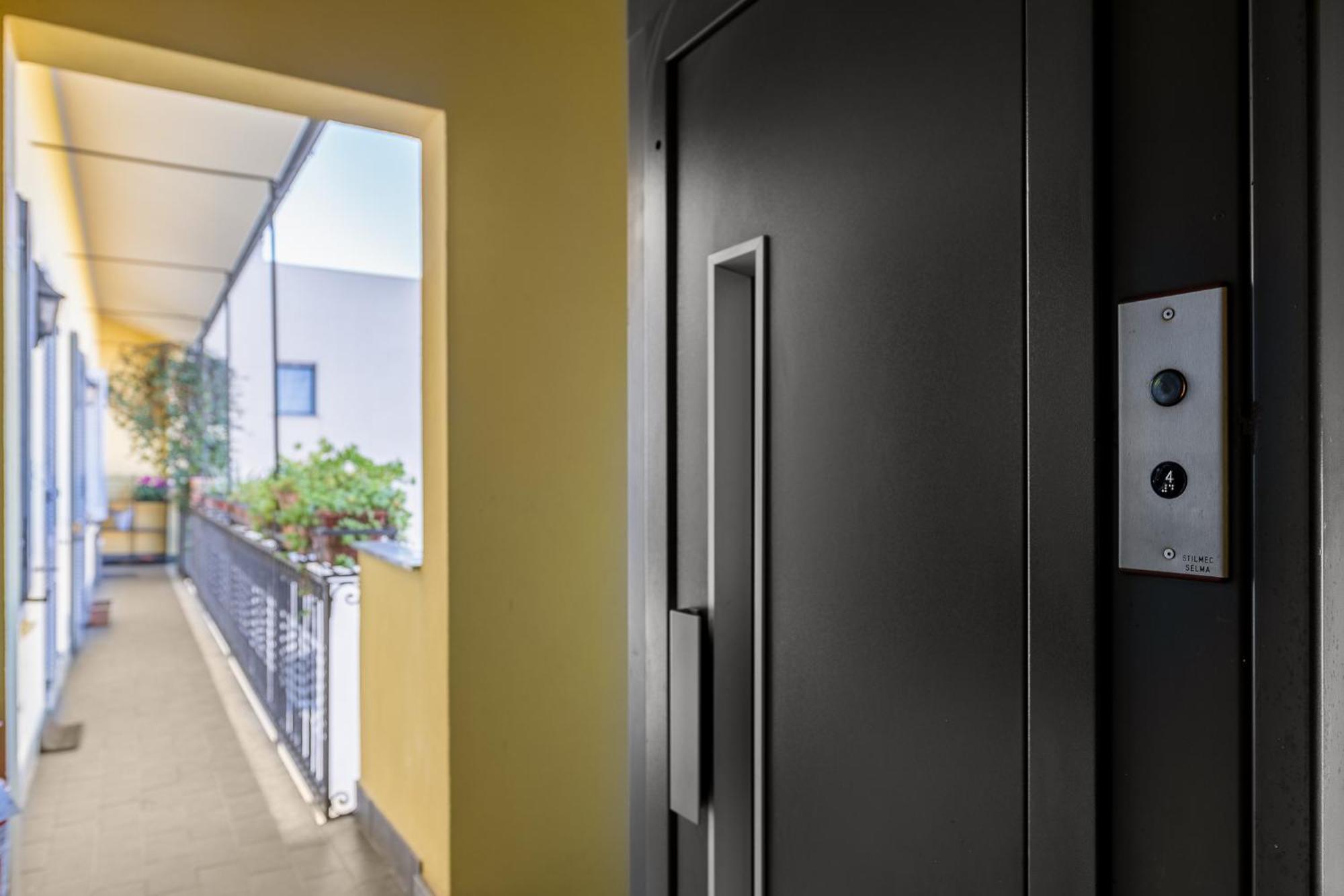 Bright Loft - Free Private Parking Lejlighed Milano