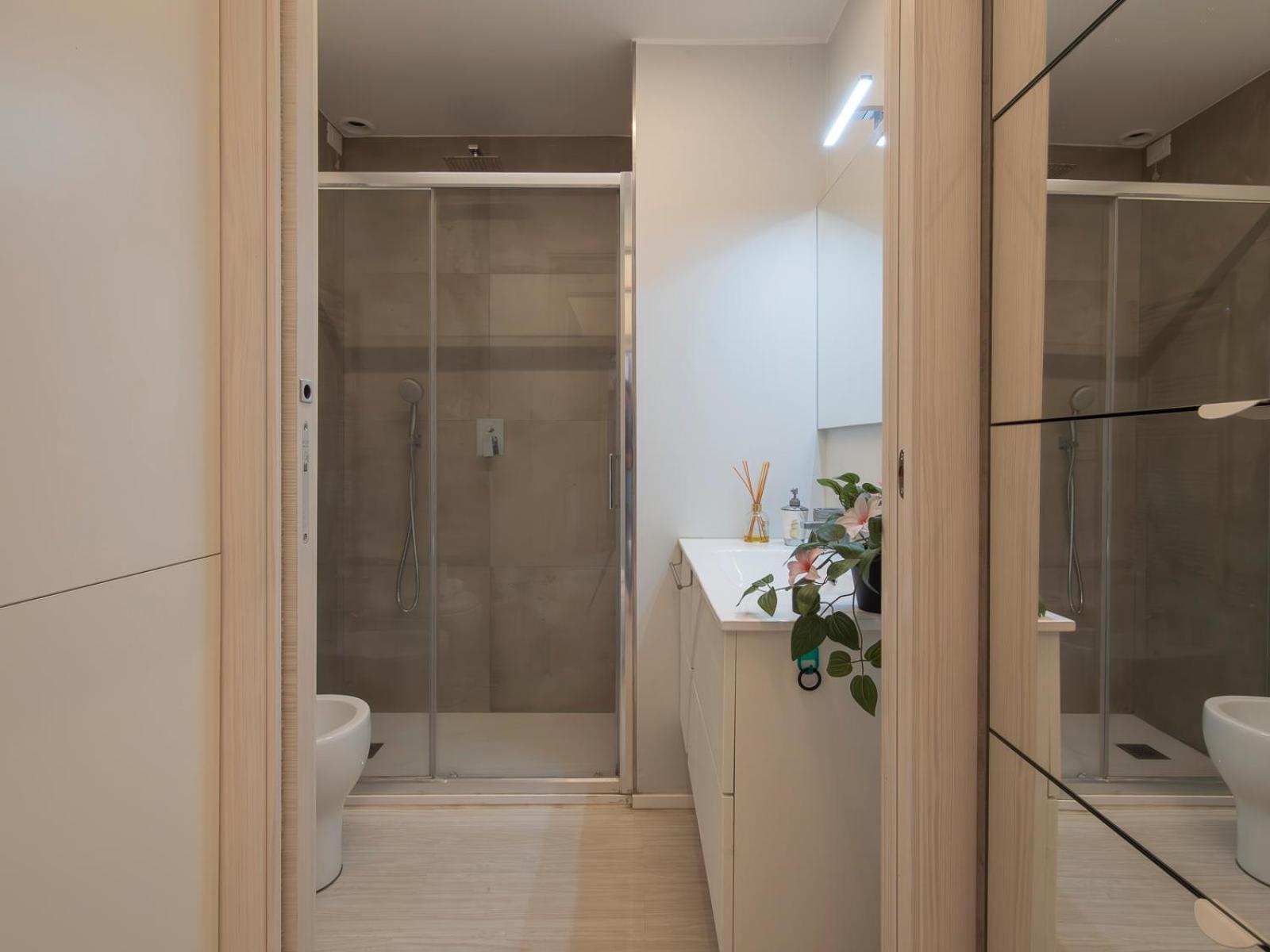 Ihost - Toscanelli 10c Milano