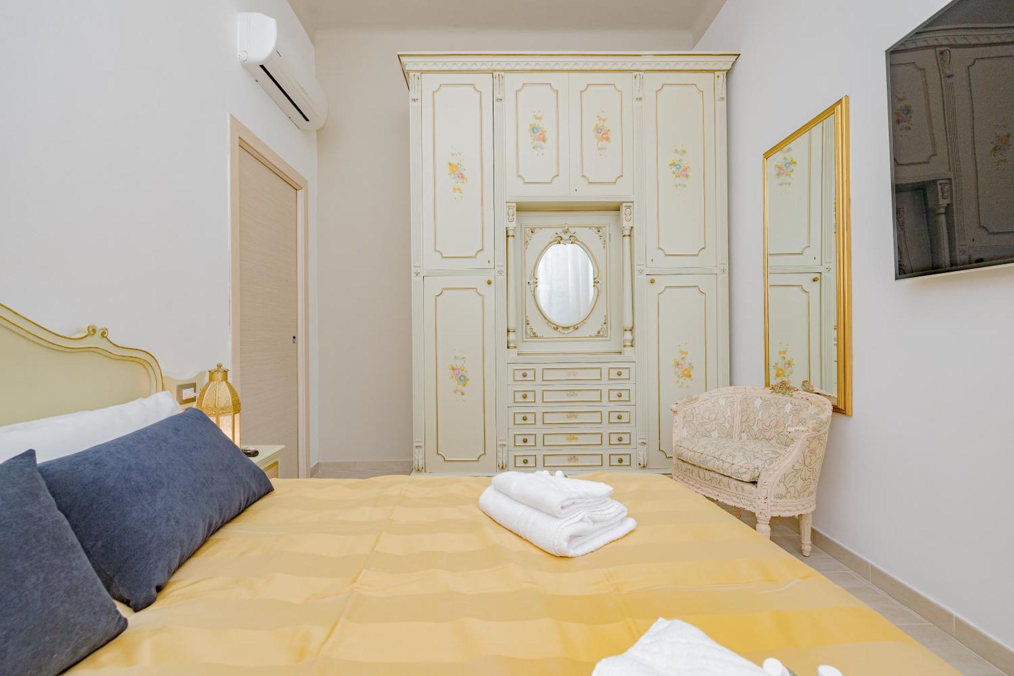2 Bedroom - Buzzi Hospital, Sempione, Mico, 100mt Metrom5