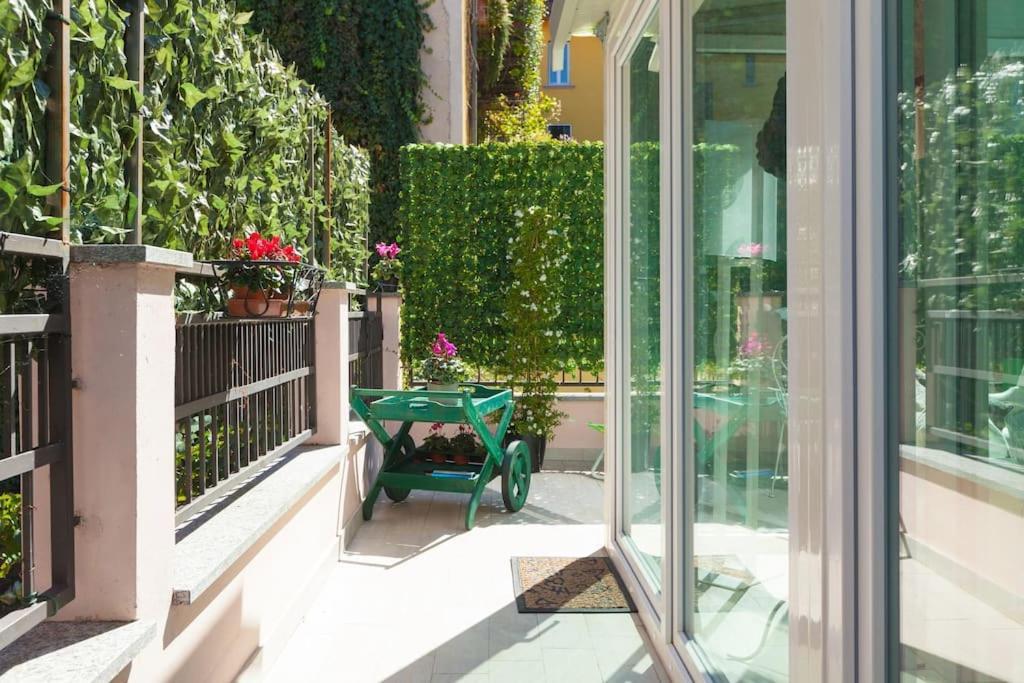 Elegant Triplex Townhouse With Luxe Terrace Appartamento *