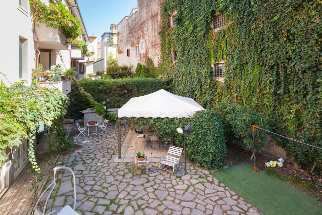 Elegant Triplex Townhouse With Luxe Terrace Milano