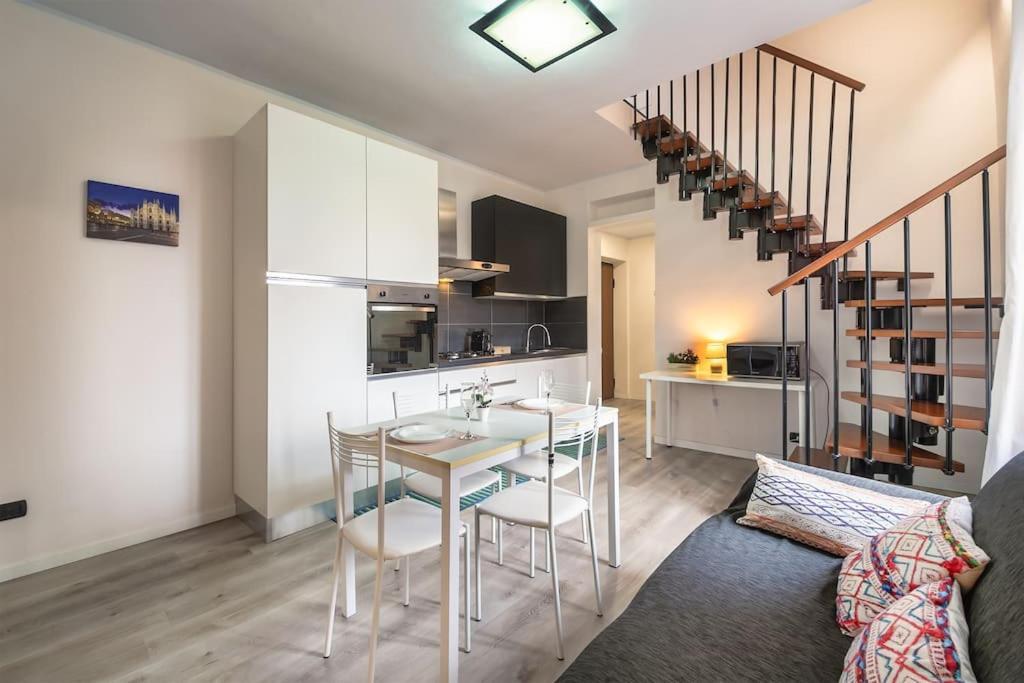 Ampio Quadrilocale Navigli/forum + Free Parking Apartment