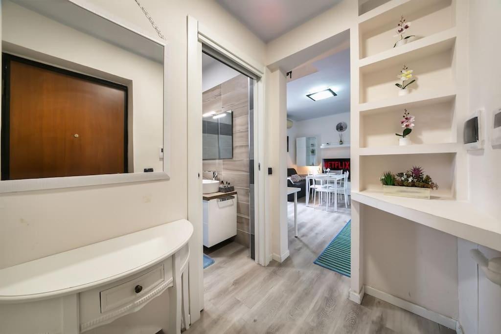 Apartment Ampio Quadrilocale Navigli/forum + Free Parking Milan