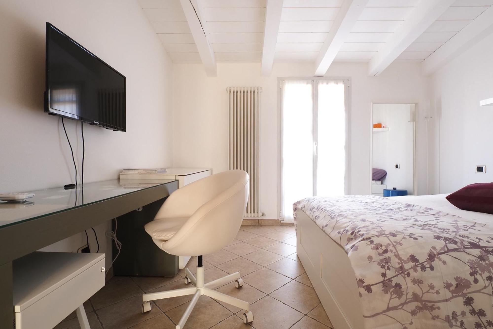 Appartement Lomellina 10 Minuti Dal Centro Milaan