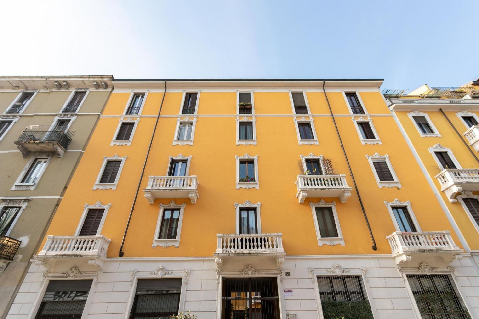 Accademia By Halldis Milano