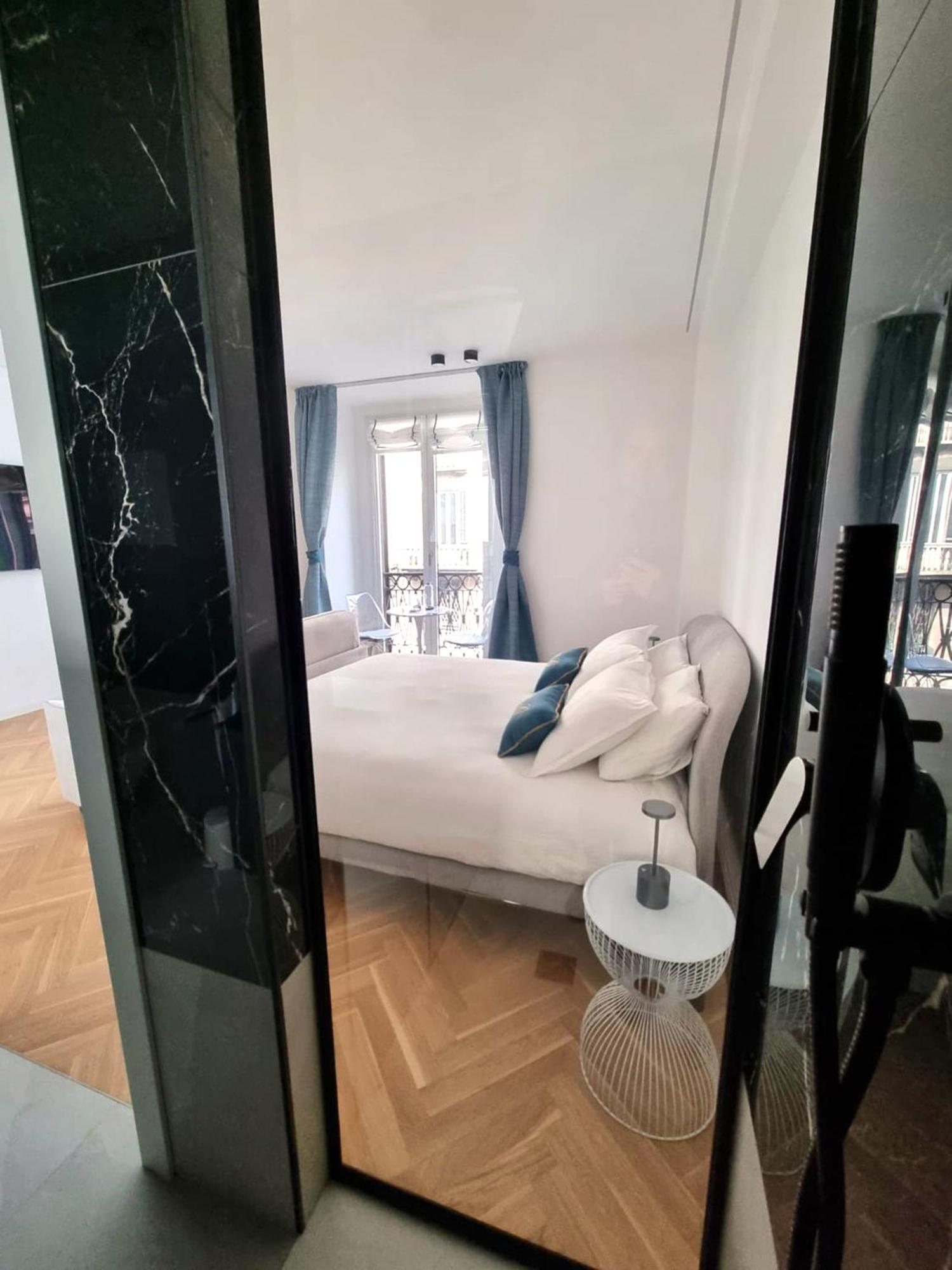 B And G San Babila- Luxury In The Heart Of - Design District *