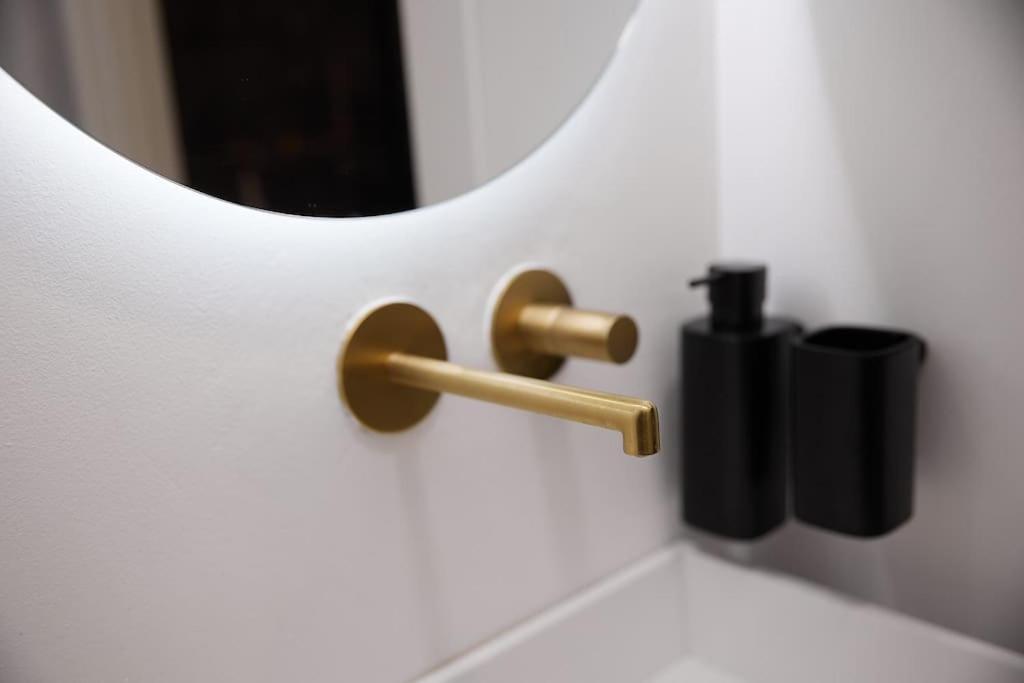 Moderno Bilocale Chic 8 Min Dal Duomo Leilighet Milano